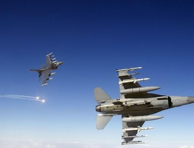 «Φωτιά» στον ουρανό του Αιγαίου: Ρεκόρ αερομαχιών και εισόδου οπλισμένων τουρκικών μαχητικών στον ΕΕΧ